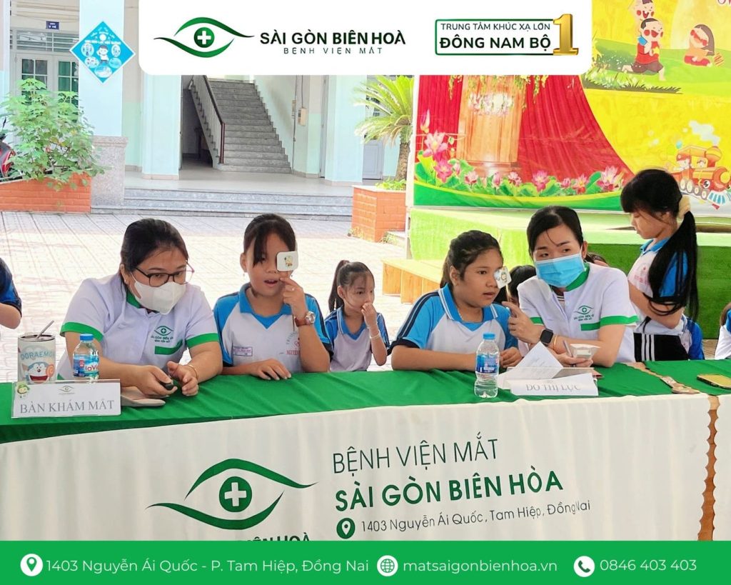 Bệnh viện Mắt Sài Gòn Biên Hòa khám mắt miễn phí cho 3.500 học sinh Trường Tiểu học Nguyễn Thái Học