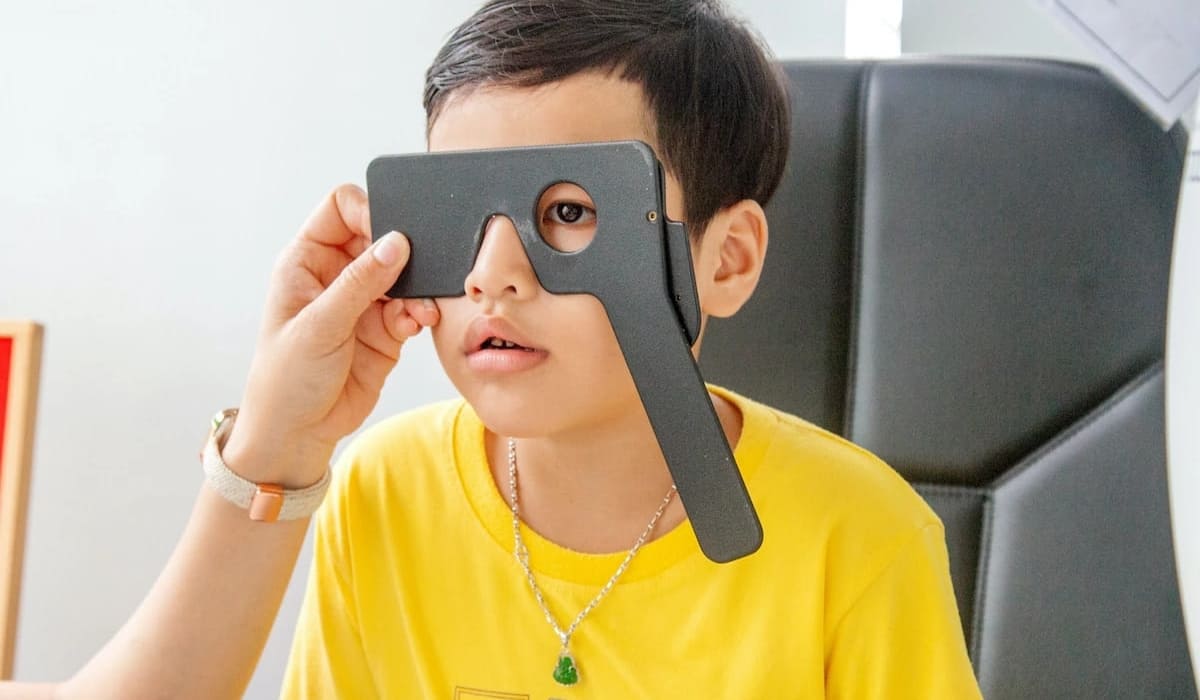 Quy trình khám và lắp tròng kính Essilor Stellest tại Bệnh viện Mắt Hy An