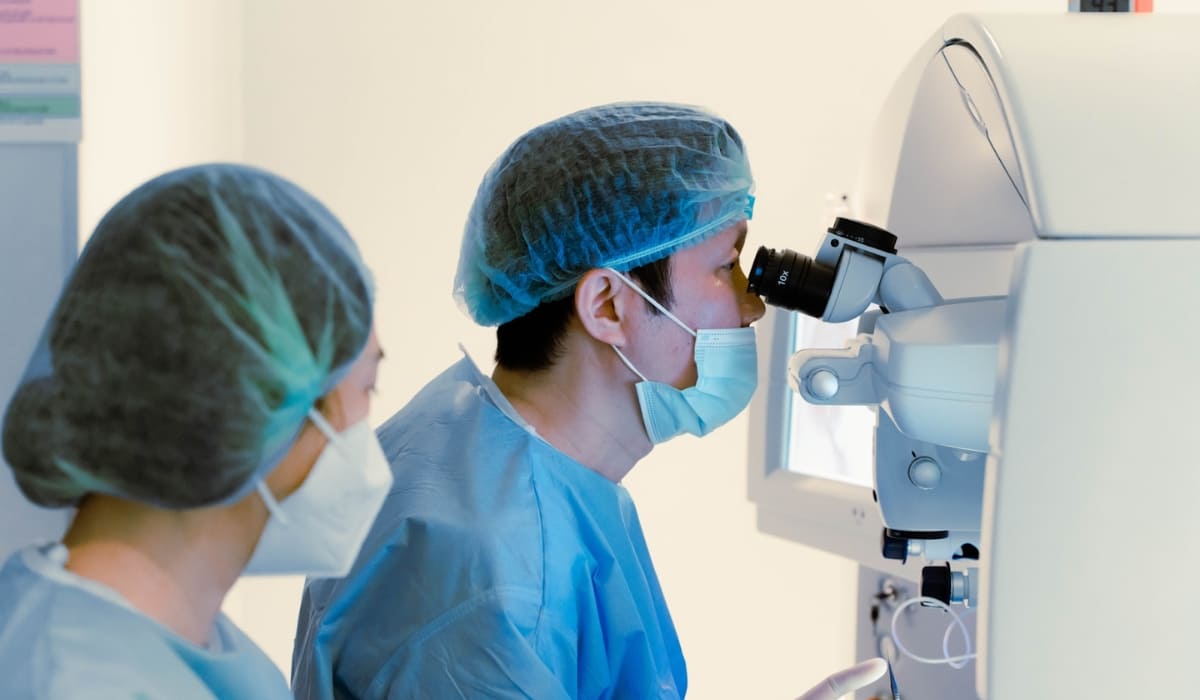 Quy trình phẫu thuật Femto Pro tại Bệnh viện Mắt Hy An