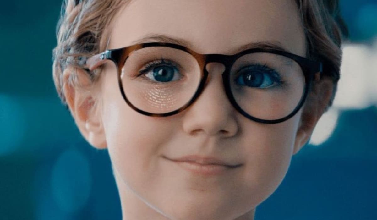 Tròng kính Essilor giúp kiểm soát tiến triển cận thị và điều chỉnh khúc xạ