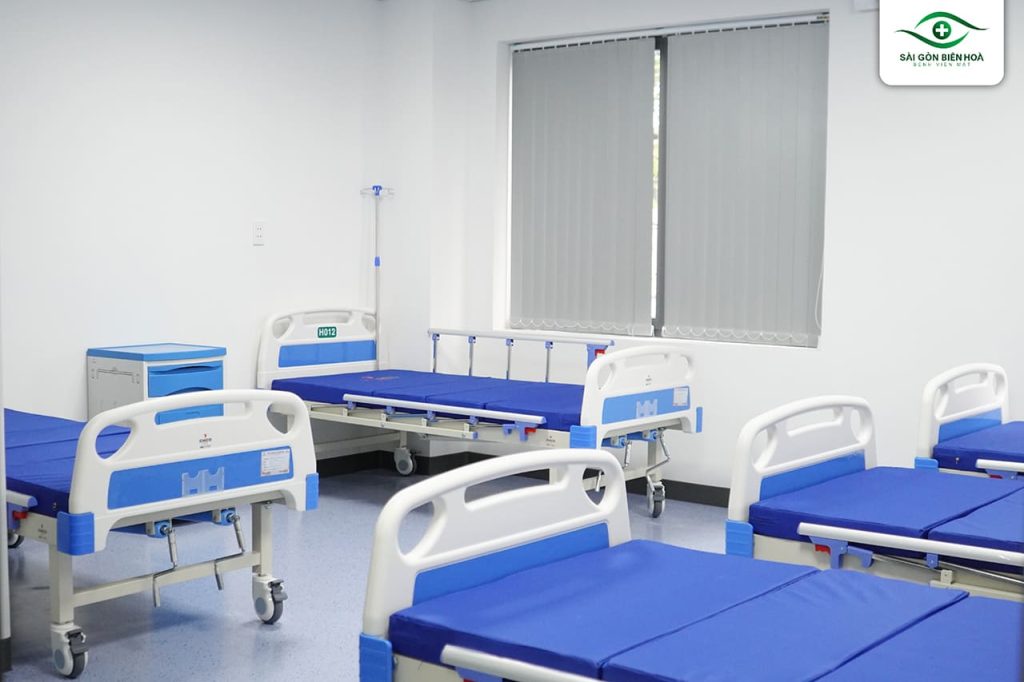 21 giường bệnh sẵn sàng chăm sóc bệnh nhân khám nội trú