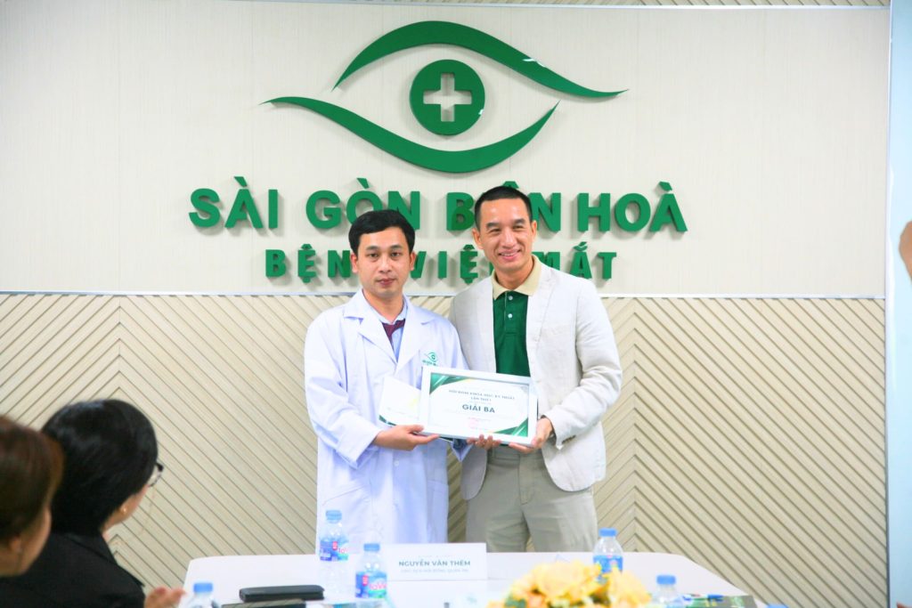 Giải Ba BS Nguyễn Tứ Hải với chuyên đề tắc tĩnh mạch trung tâm võng mạc