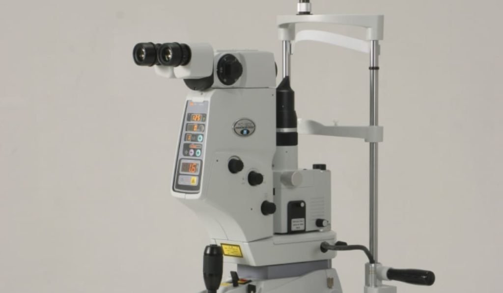 Hệ thống phát xung Laser Nd:YAG ổn định trong điều trị nhãn khoa
